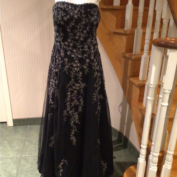 💕3X HP💕⬇️PD⬇️Mon Cheri Black with silver evening ball gown with matching shawl - Picture 2 of 12